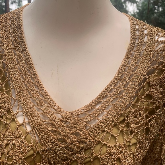 Cable & Gauge burnt gold crochet layered( with cami) neutral pullover sweater - Picture 1 of 12